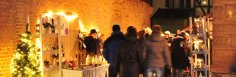 Besucher Advent in den Höfen am Marktstand